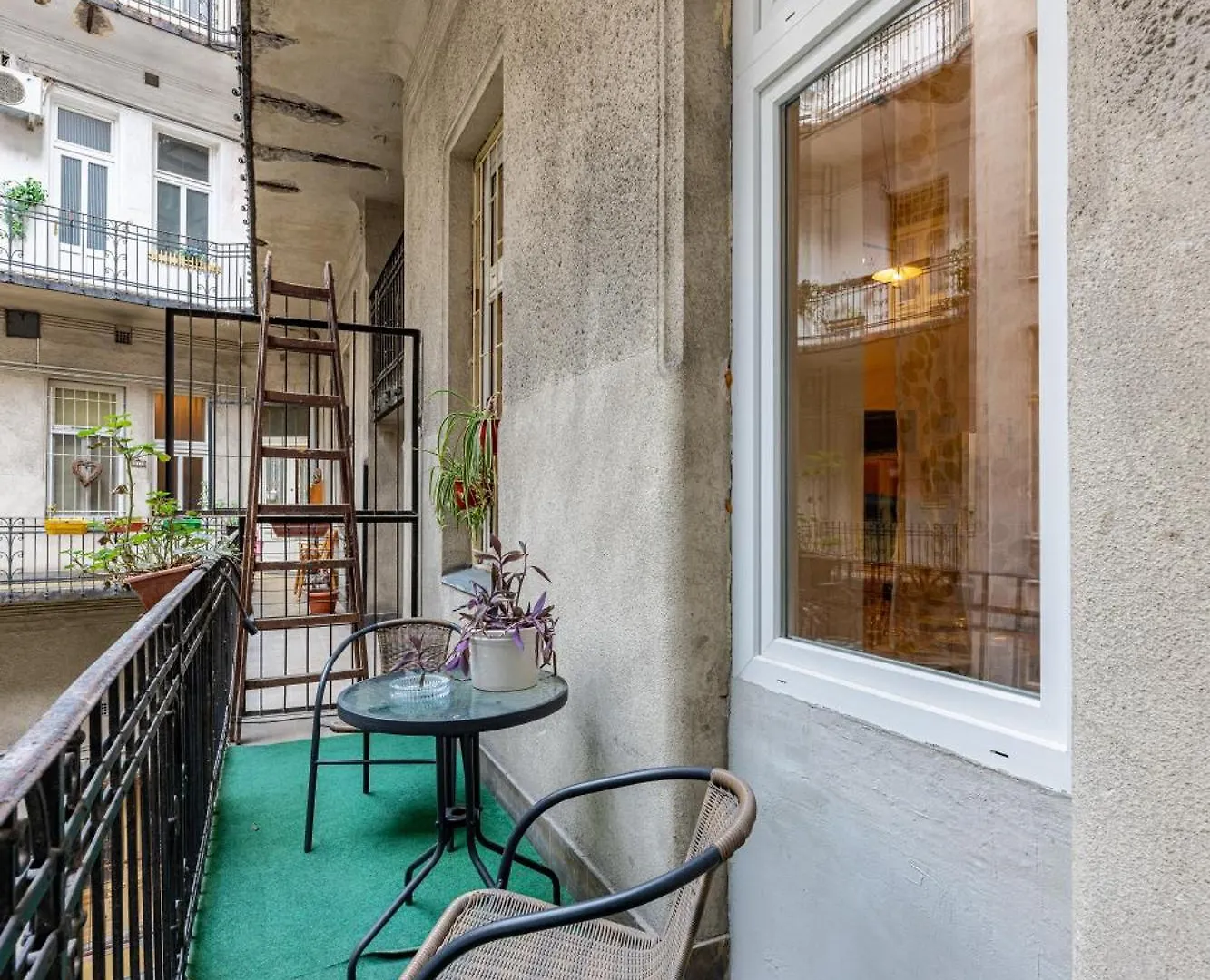A Quiet Studio In The Heart Of The City بودابست